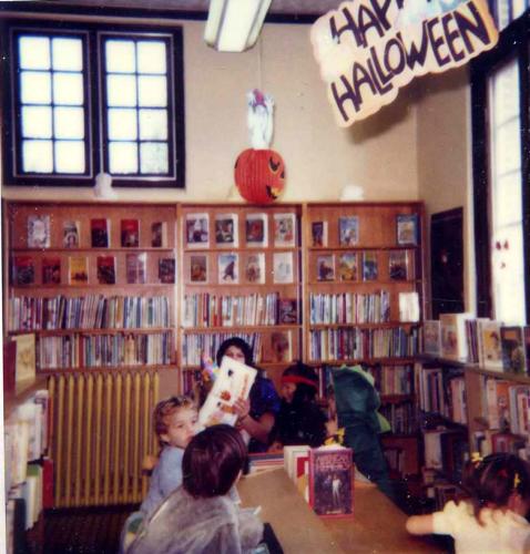 Library 1980s 25